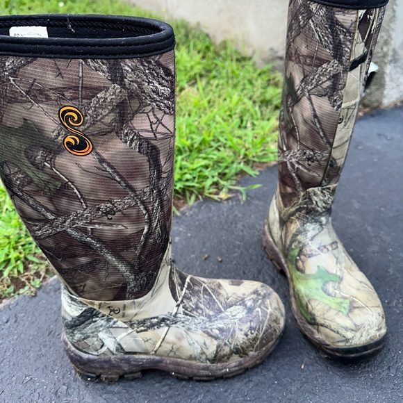 Hunting Boots - Picture 3 of 3